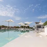 فندق The Sky - Adults Only 4*