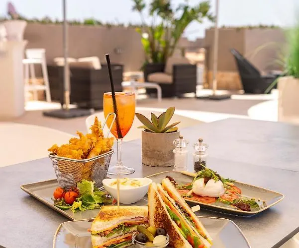 The Sky - Adults Only كالا راتخاذا